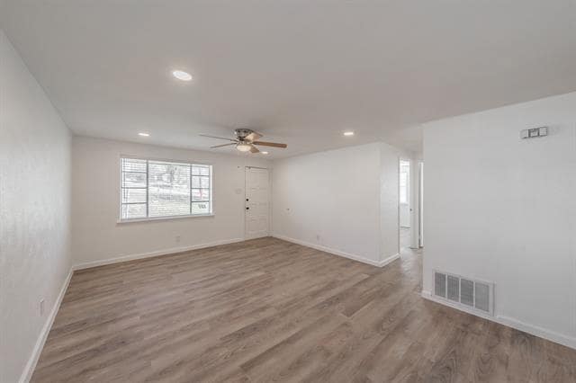 Foto del edificio - 227 S Justin Ave