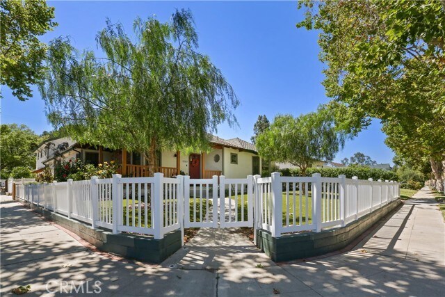 Primary Photo - 4503 Farmdale Ave
