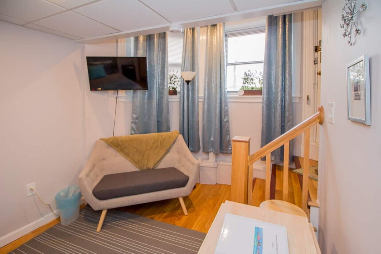 Foto principal - 1029 Beacon St