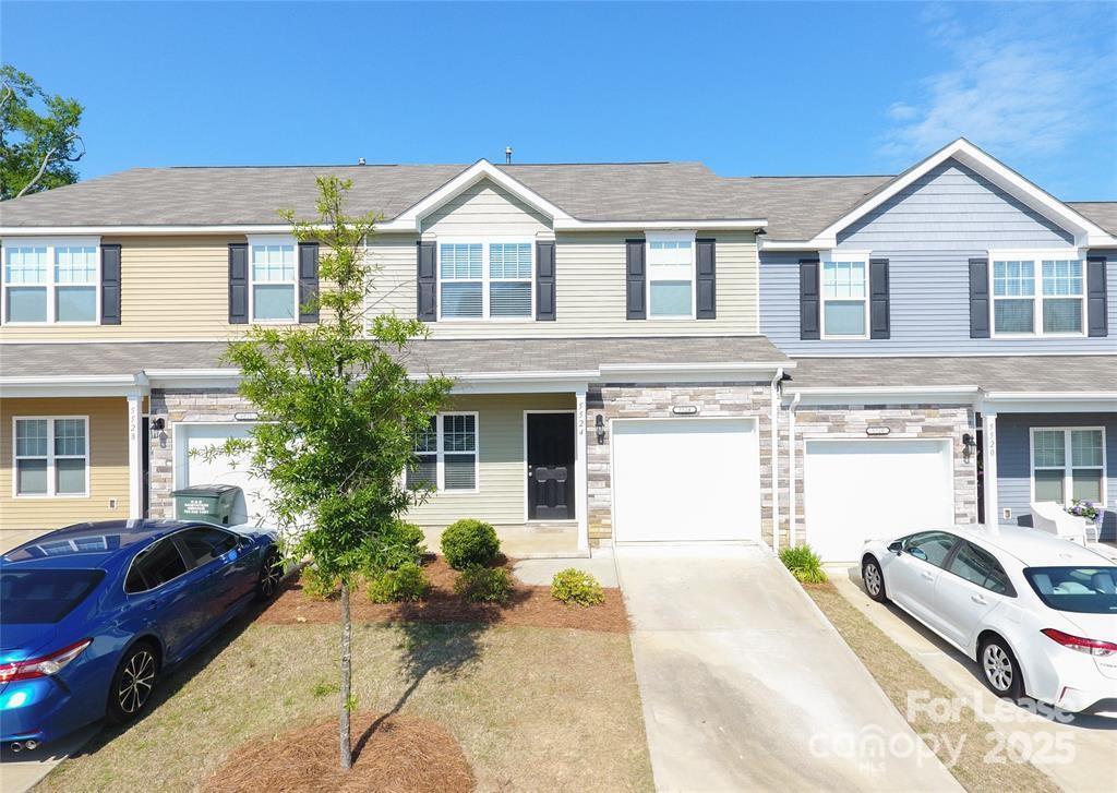 Foto principal - 5524 John McDowell Pl