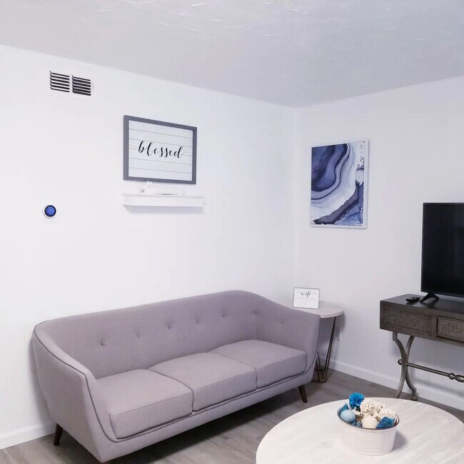 Foto del edificio - 12888 Montfort Dr