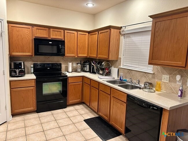 Building Photo - 6311 Blayney Dr