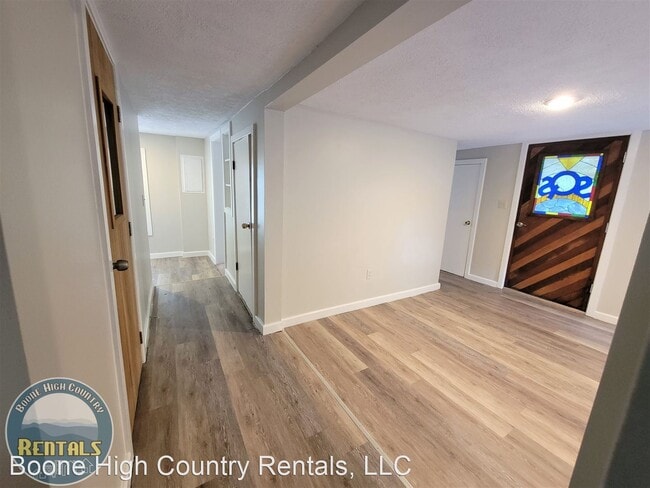 Building Photo - 2 br, 1 bath House - 299 Hill St