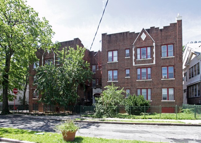Building Photo - 280 Goldsmith Ave