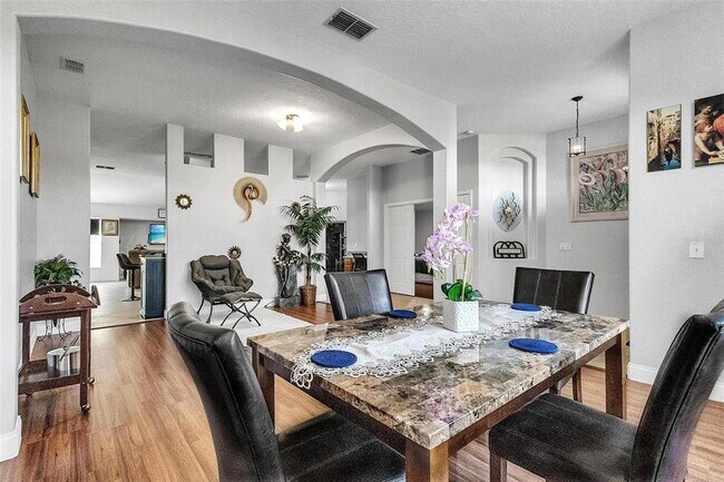 Foto del edificio - 4 La Mancha Dr