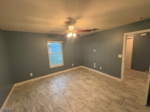 Building Photo - 4624 Douglas Ln