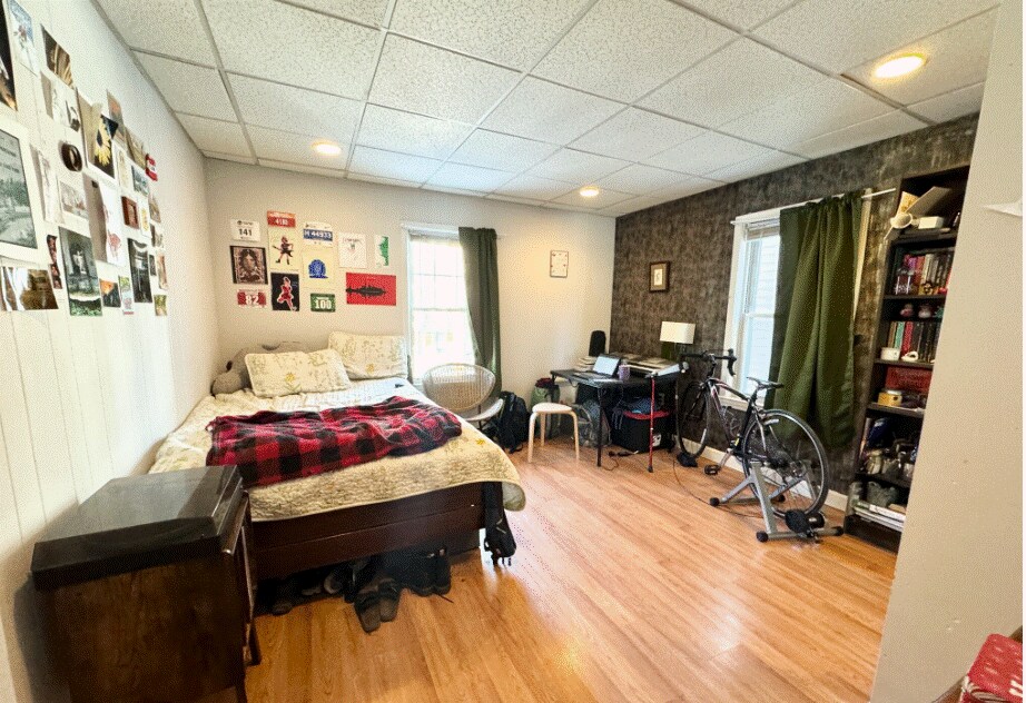 Building Photo - 105 Buttonwood St