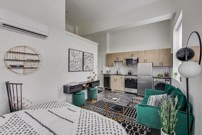 Foto del edificio - Brand New Studio Apartments in Uptown
