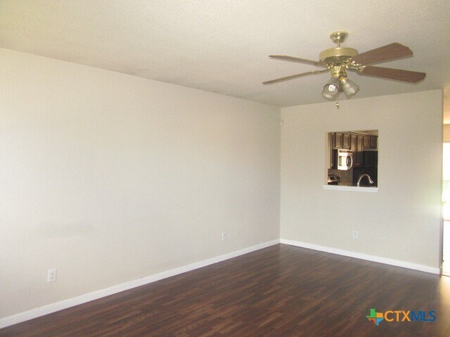 Foto del edificio - 1213 Fox Creek Dr