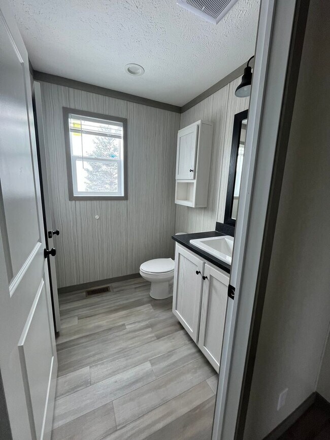 Foto del edificio - Brand new manufactured 3 bedroom home on l...
