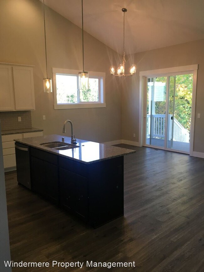 Foto del edificio - 4 br, 3 bath House - 5954 Jenjar Ave