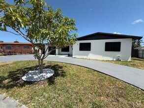 Building Photo - 15711 SW 106th Ave