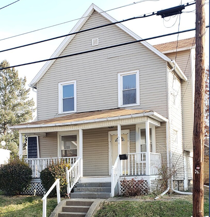 Foto principal - 608 Greenfield Ave SW