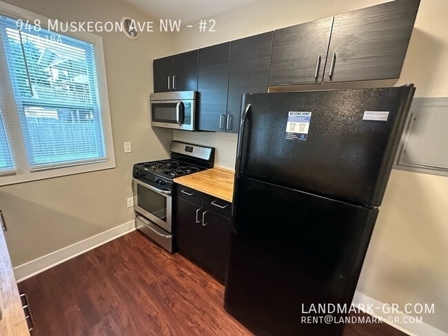 Foto del edificio - 948 Muskegon Ave NW