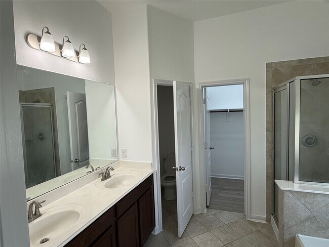 Foto del edificio - 3727 Goldleaf Trail Dr