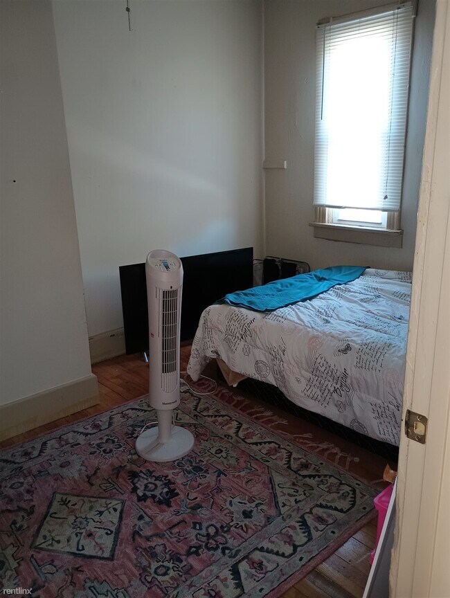 Building Photo - 2 br, 1 bath 4plex - 1818 N Pulaski St Unit 3