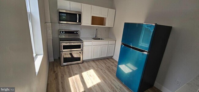 Foto del edificio - 5503 W Girard Ave