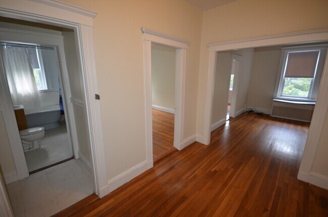 Building Photo - 9A Egremont Rd