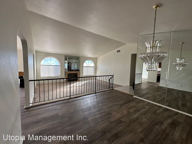 Foto del edificio - 4 br, 2 bath House - 1737 N. Encina Ave