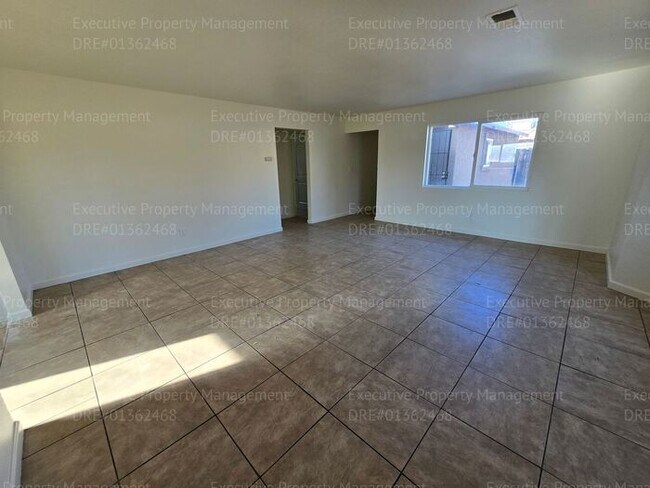 Foto del edificio - 3 bedroom/ 2 bathroom home
