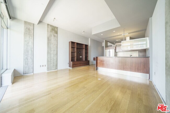 Foto del edificio - 1155 S Grand Ave