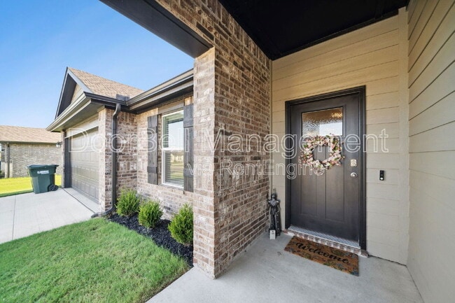 Building Photo - 2709 Stonecreek Dr