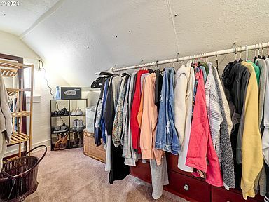 Building Photo - 800 SW Brockwood Ave