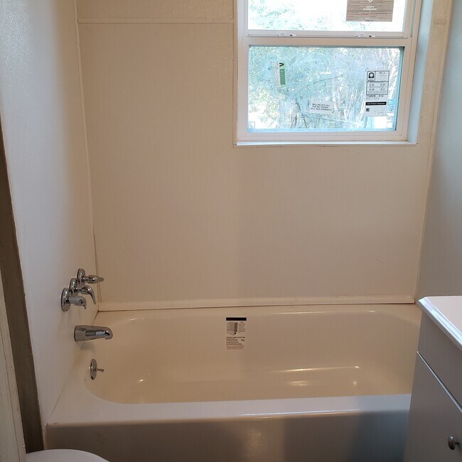Bathroom 2 - 926 S Rockwall Ave