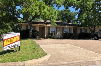 Building Photo - 3610 Comanche St