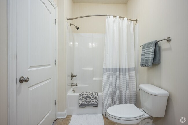 Bathroom - Groves at Berry Creek