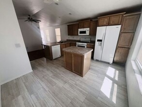 Building Photo - 4400 W Florida Ave