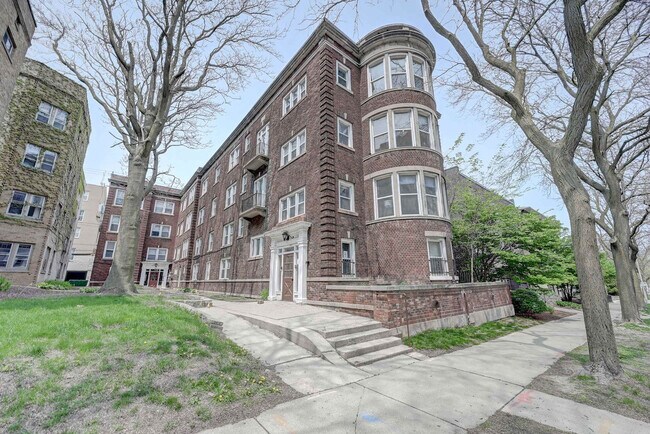 Foto del edificio - 1930 N Prospect Ave