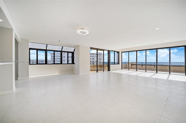 Building Photo - 251 Crandon Blvd