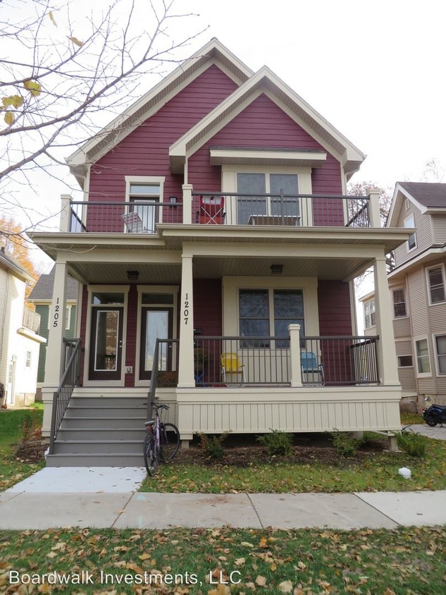 Primary Photo - 1205 Mound St