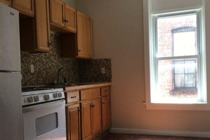 Primary Photo - 323 N Salina St