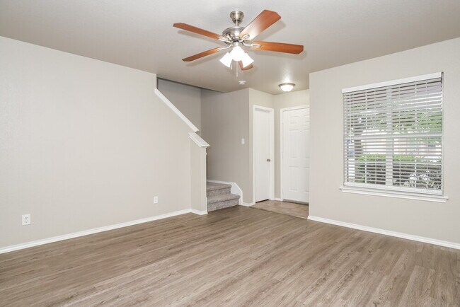 Foto del edificio - 7858 Hedrick Farm