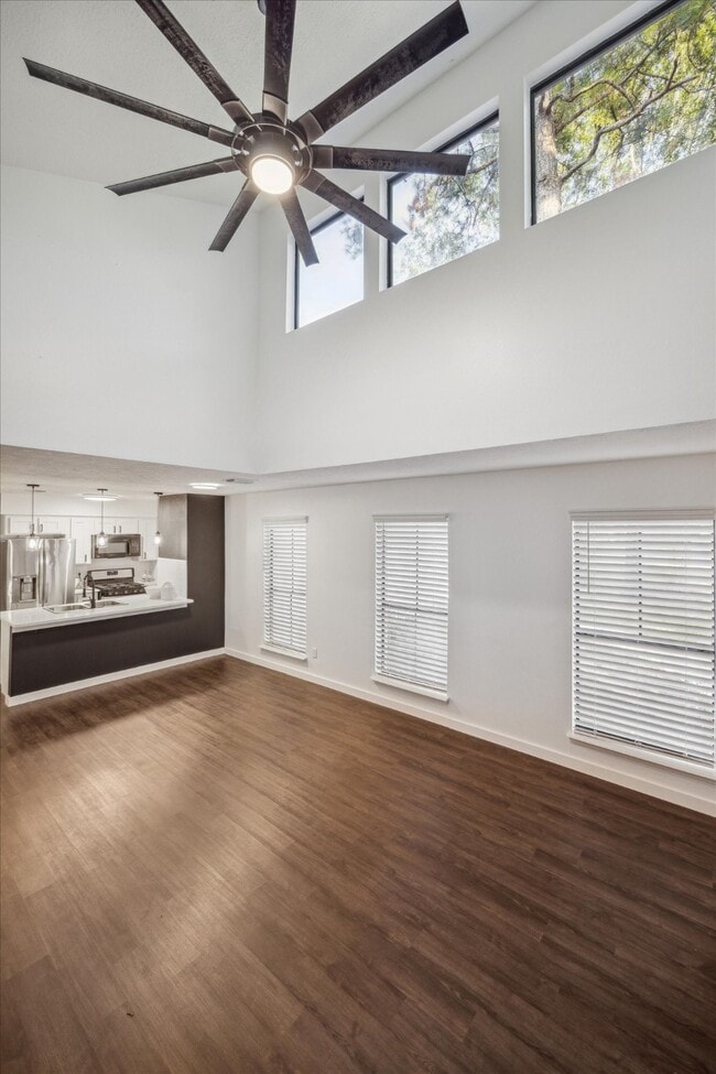 Building Photo - 100 W White Willow Cir