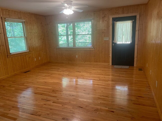 Photo - Beautiful Cabin House