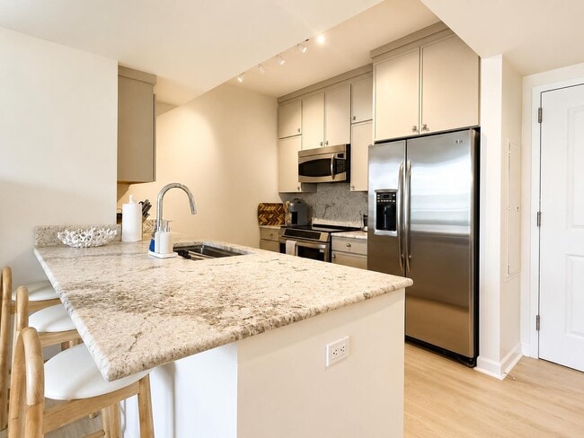 Building Photo - 480 Hibiscus St