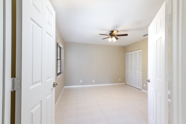 Dormitorio número 3 - 8555 Eagle Run Dr
