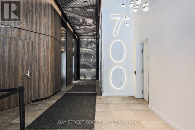 Photo du bâtiment - 700 King St W