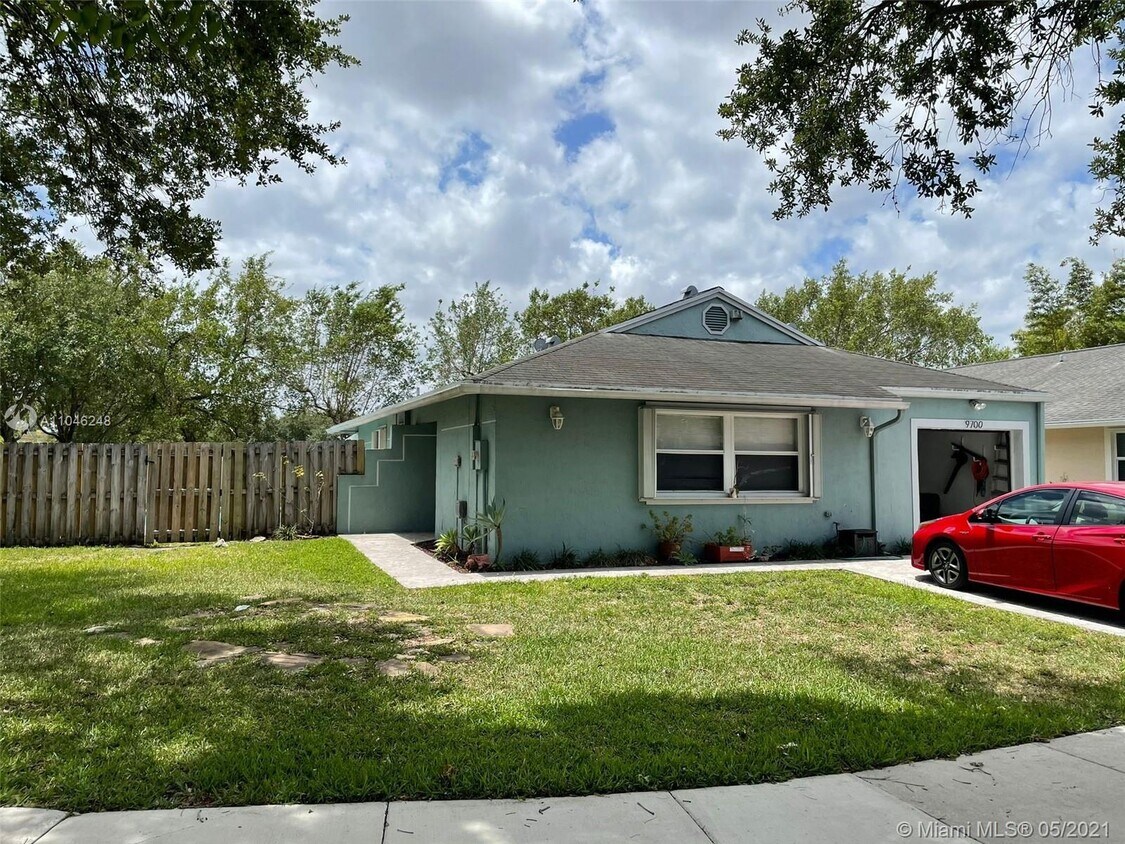 Primary Photo - 9700 SW 59th St
