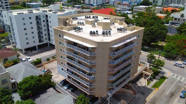 Building Photo - 102 SW 6th Ave