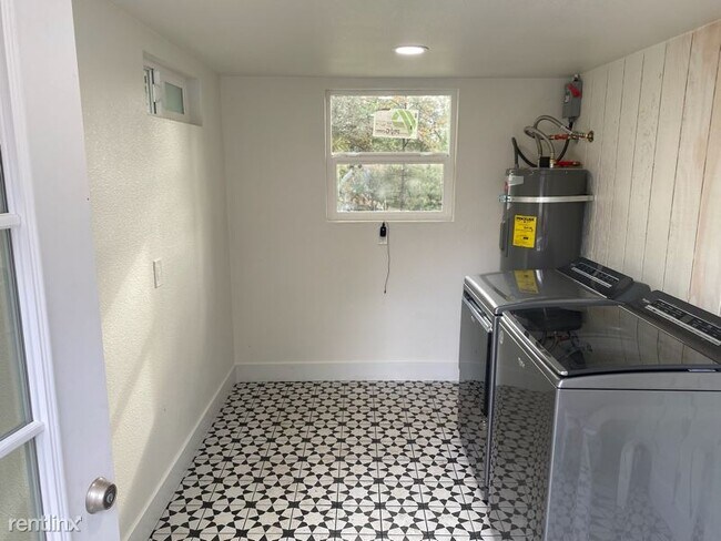 Foto del edificio - 1 br, 1 bath House - 2890 Winter Ct