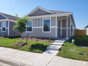 Building Photo - 143 Sunflower St