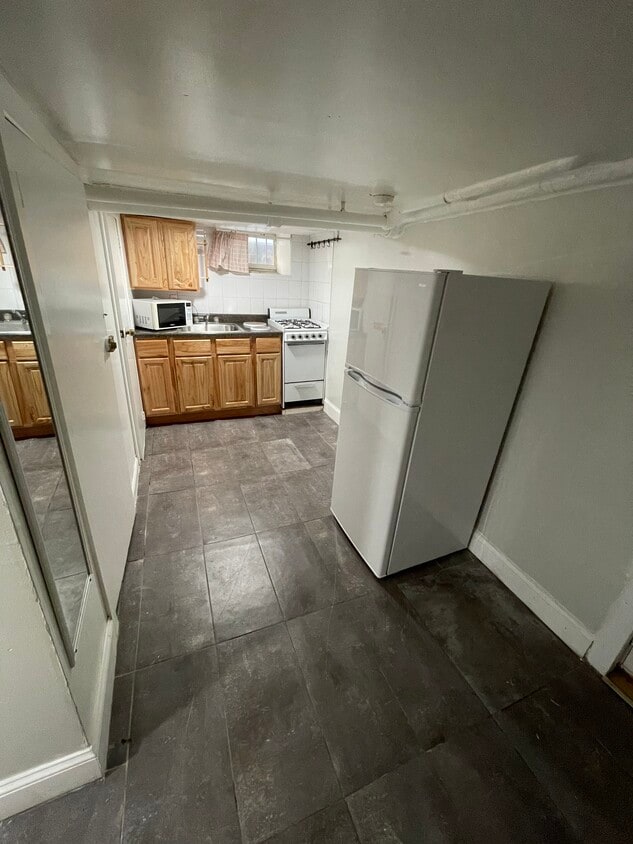 Kitchen - 9513 107th St