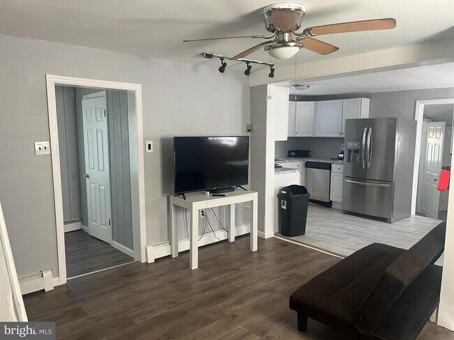 Foto del edificio - 16 Clinton St