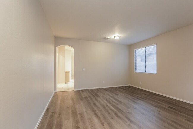 Foto del edificio - 2427 E Glass Ln