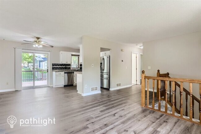 Foto del edificio - 2683 Greystone Avenue N, Oakdale, MN, 55128