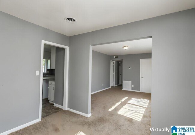 Foto del edificio - 1332 Lake Ln NE